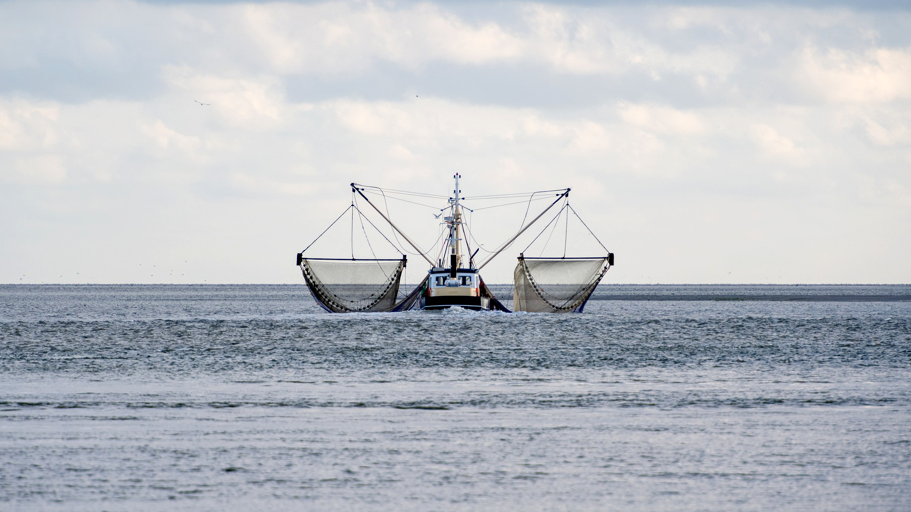 fishing-boat-5903147_1920_16x9